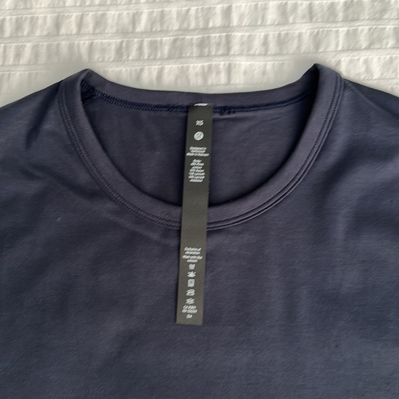 Lululemon The Fundamental Tee Shirt - Picture 2 of 3